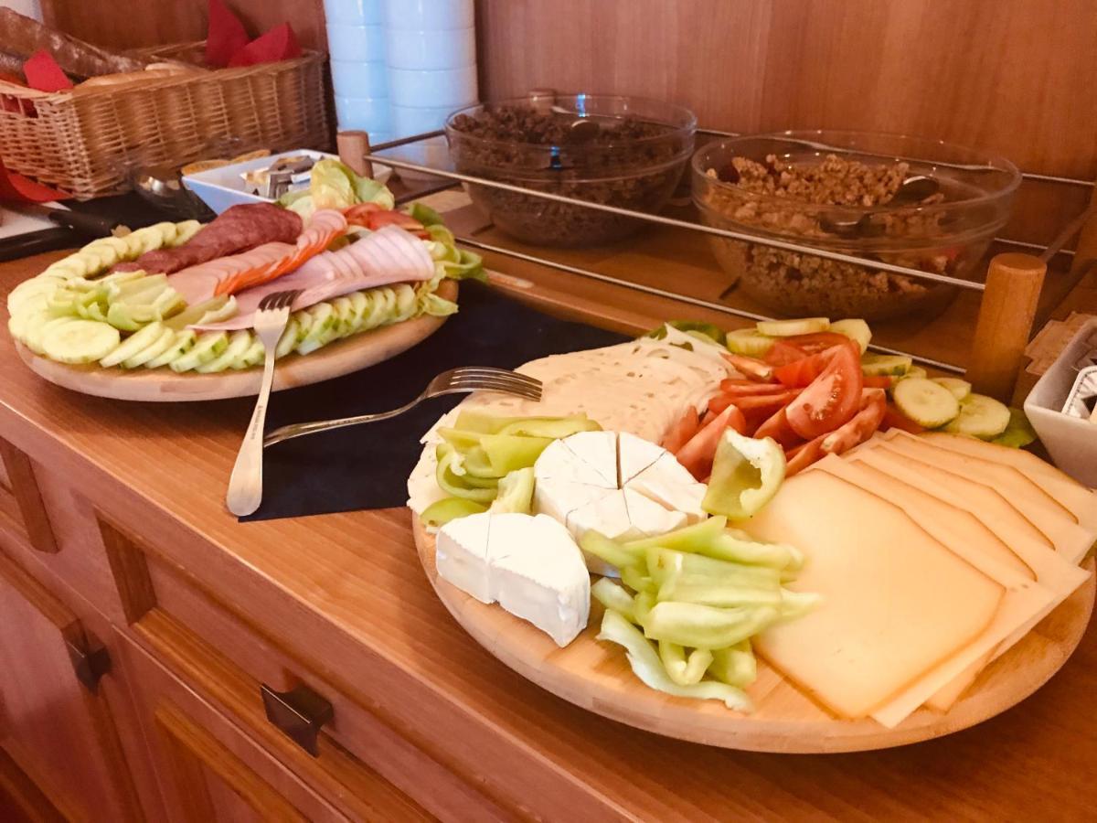 Hotel Grand Hradec Kralove Ngoại thất bức ảnh