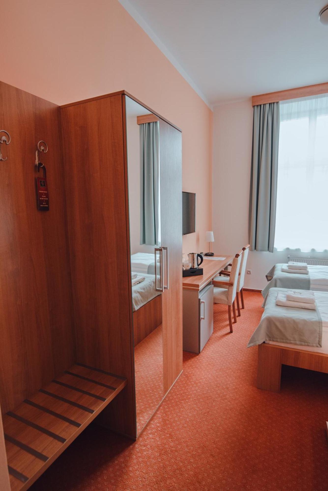 Hotel Grand Hradec Kralove Ngoại thất bức ảnh