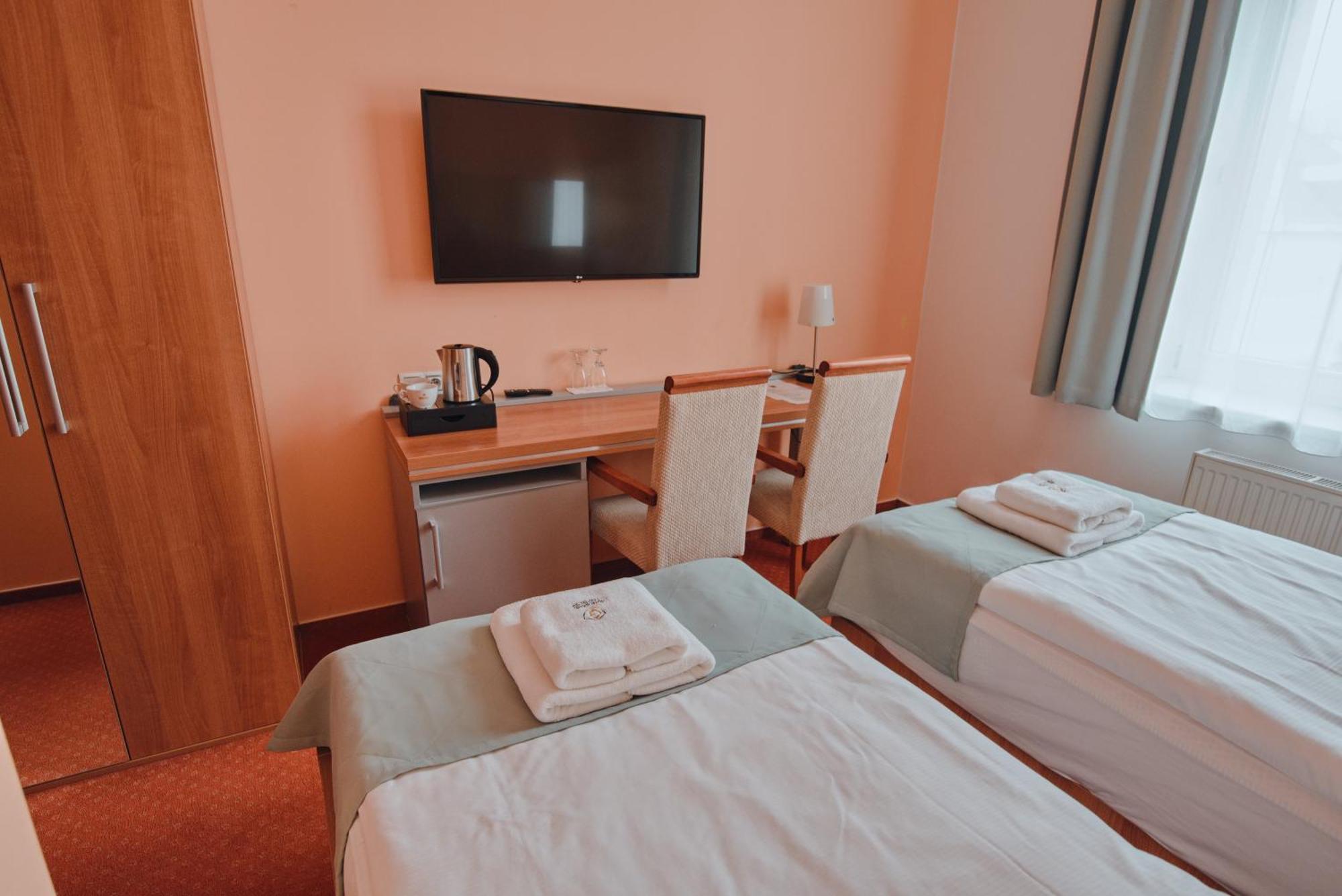 Hotel Grand Hradec Kralove Ngoại thất bức ảnh