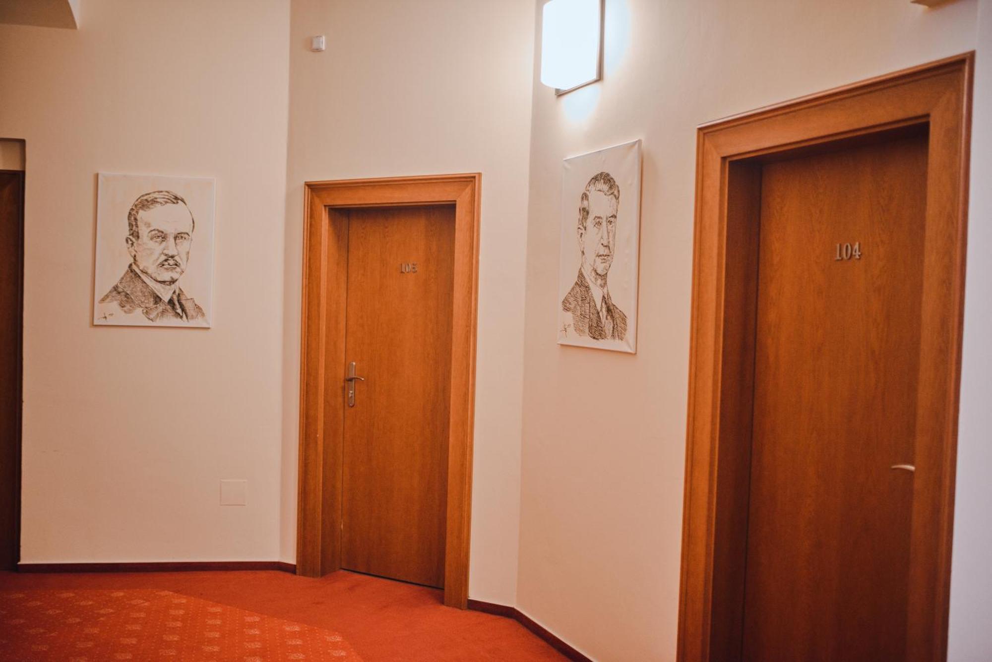 Hotel Grand Hradec Kralove Ngoại thất bức ảnh