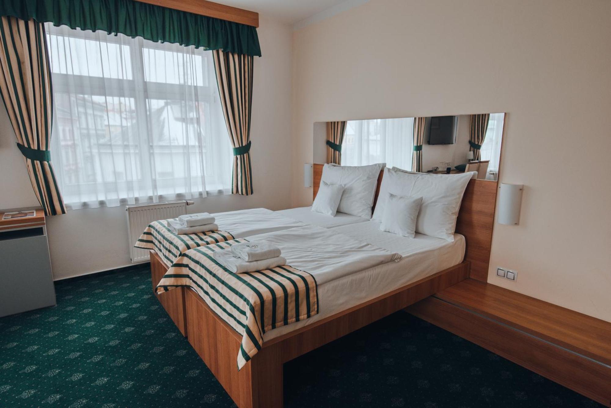 Hotel Grand Hradec Kralove Ngoại thất bức ảnh
