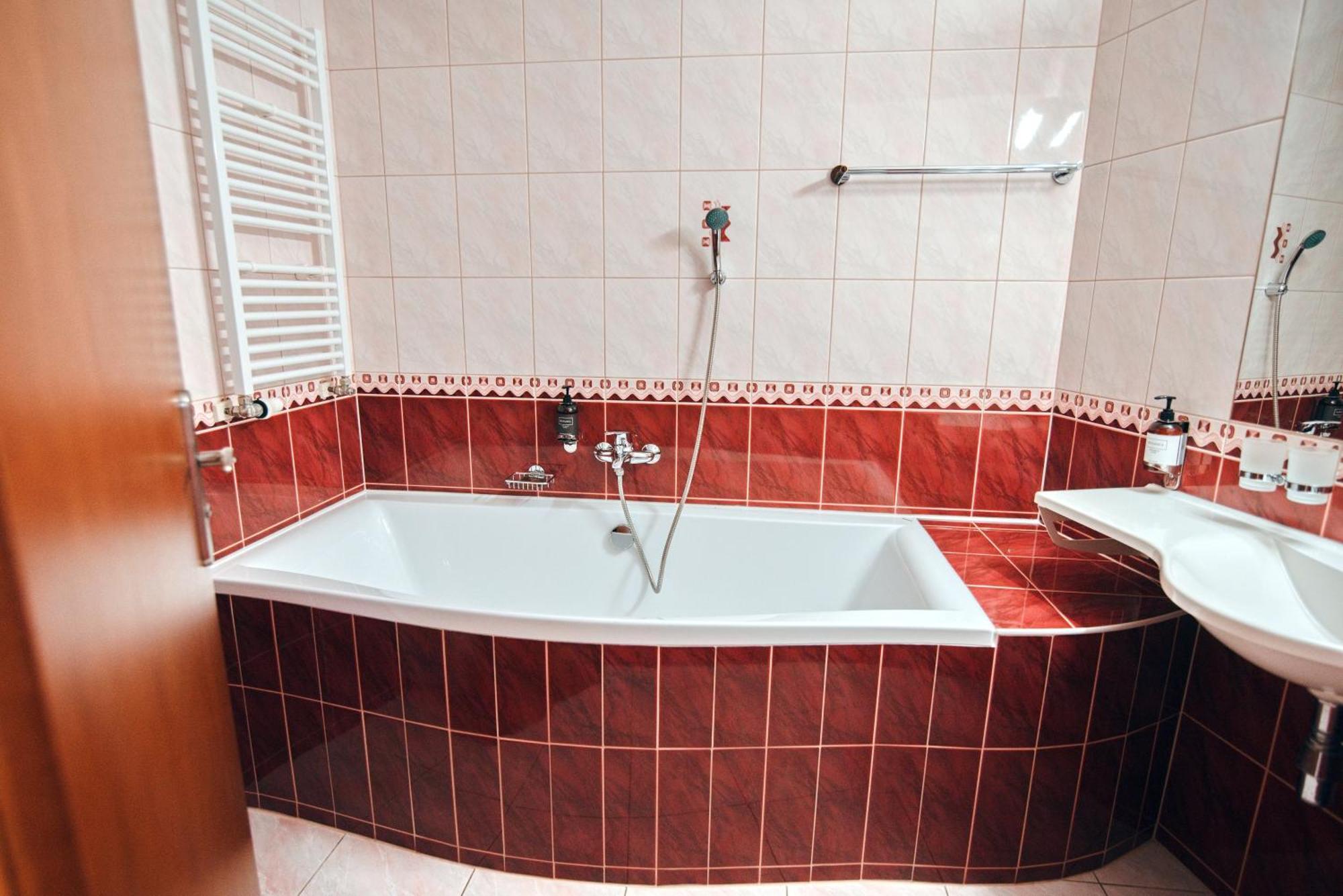 Hotel Grand Hradec Kralove Ngoại thất bức ảnh