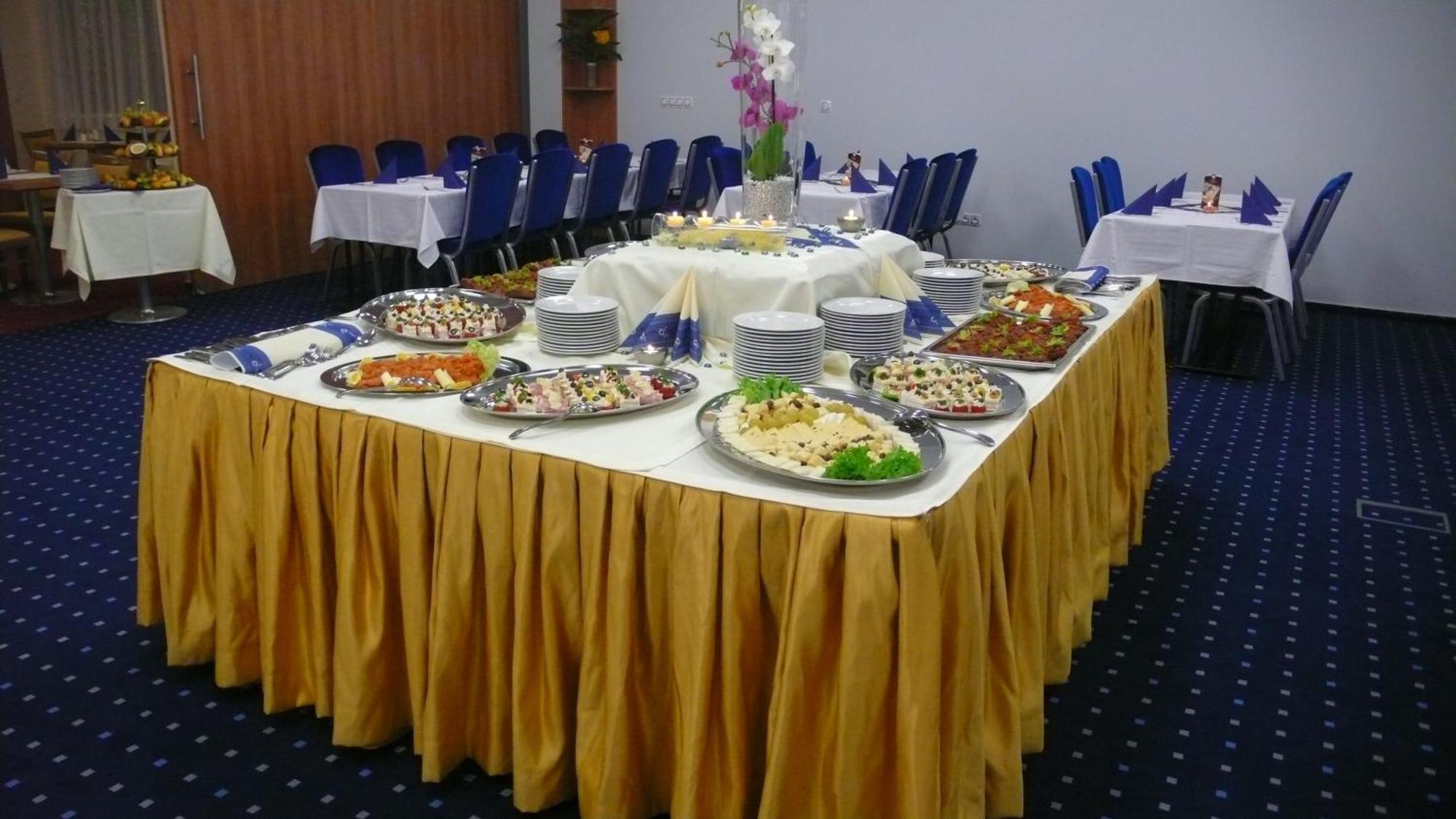 Hotel Grand Hradec Kralove Ngoại thất bức ảnh