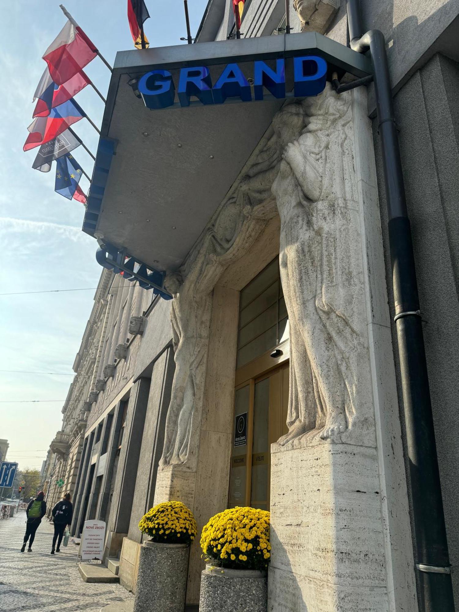 Hotel Grand Hradec Kralove Ngoại thất bức ảnh